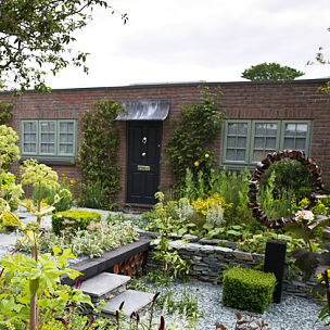 Door-Canopy-Featured-In-Chelsea-Flower-Show-BBC-Competition-Winner's-Garden