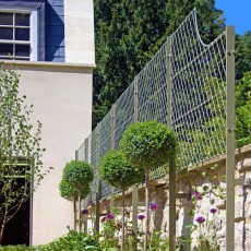 Wall Top Trellis with Front Fix Posts