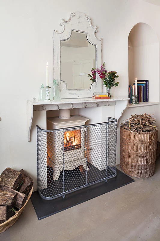 Traditional nursery fireguard and stove