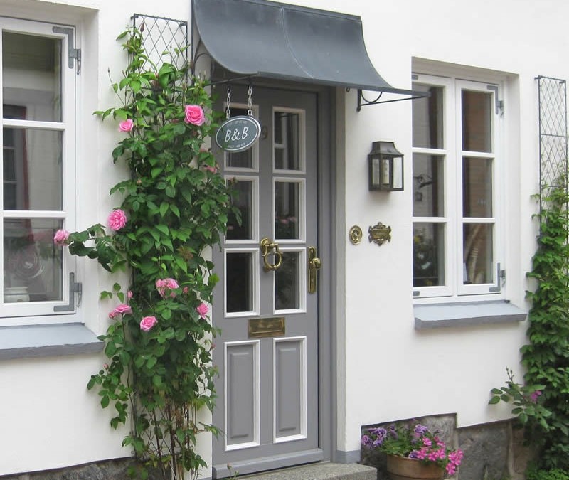 Free Delivery on 4′ Canopies